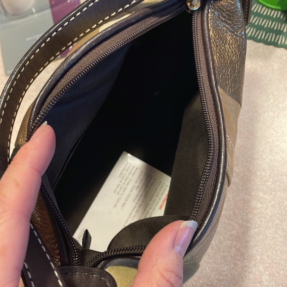 Small Coach Hand bag - Picture 4 of 7